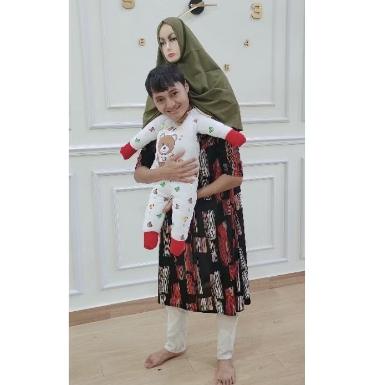1 SET KOSTUM KARNAVAL "GENDONG BAYI"  UNIK DAN LUCU