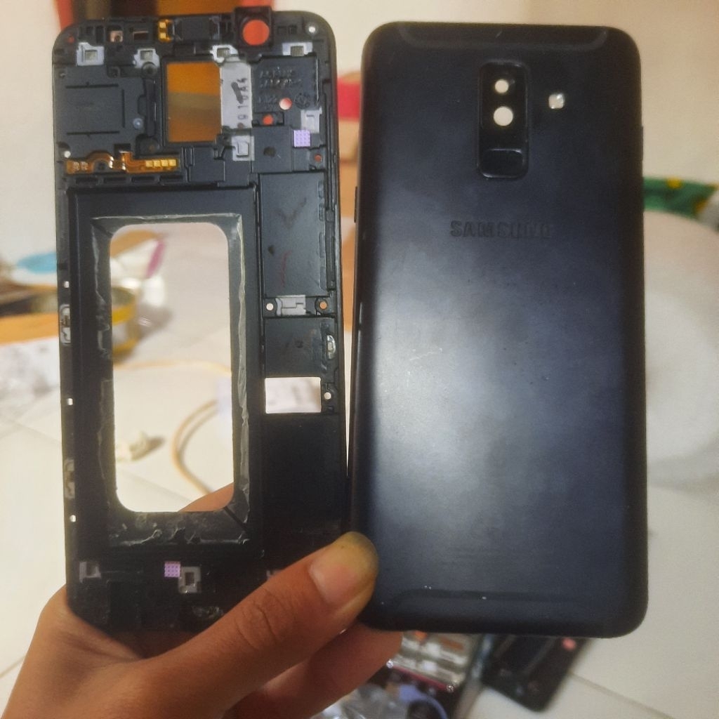 BACKDOR FRAME TATAKAN LCD SAMSUNG GALAXY A6 PLUS  SM-A605G COPOTAN