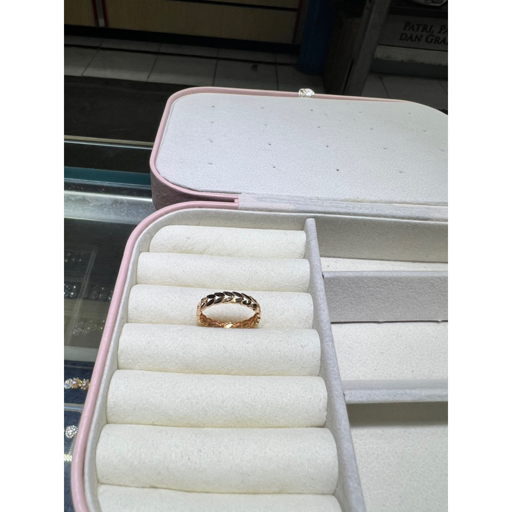 Cincin fashion model daun full