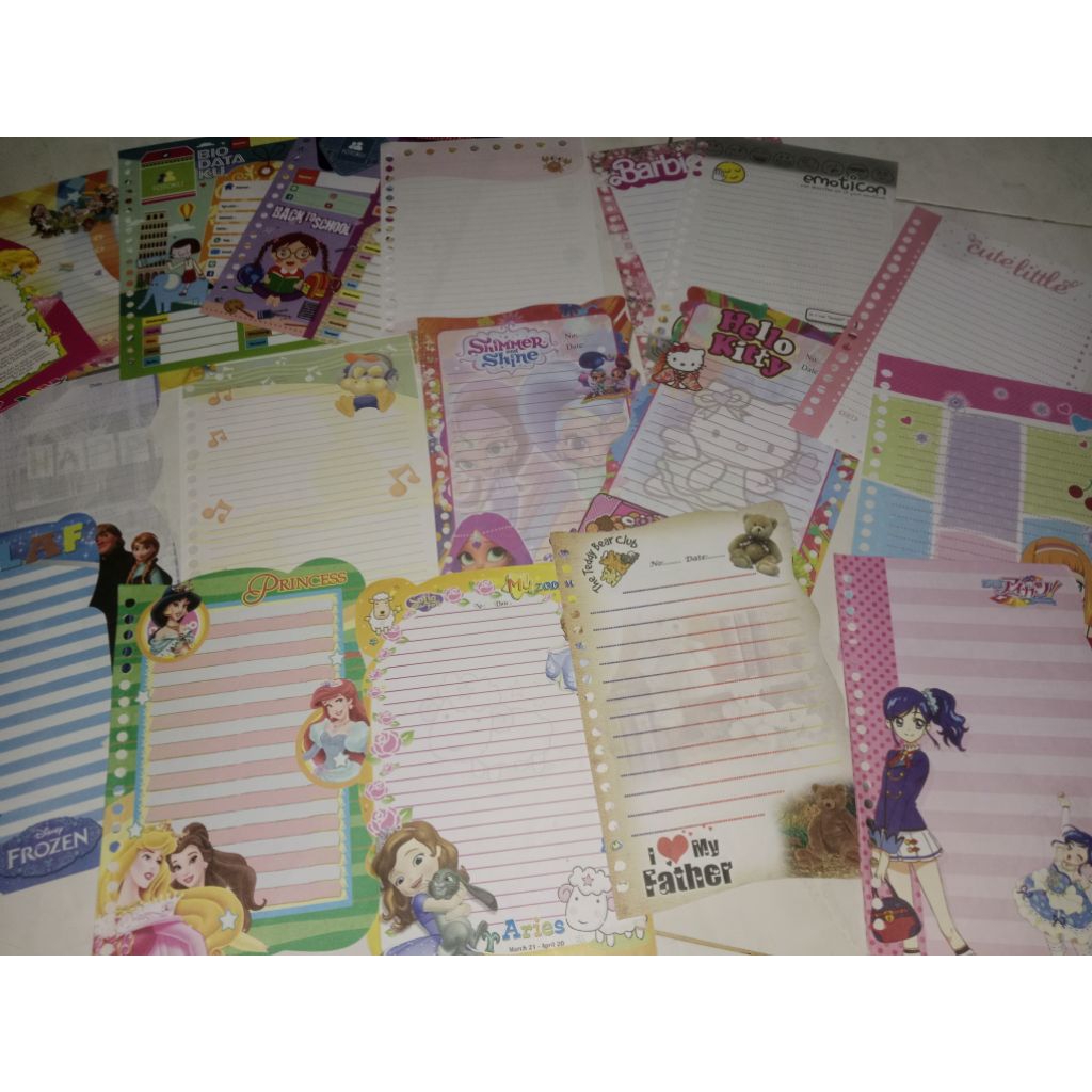 

Binder tipis random 5000 isi 9 pcs