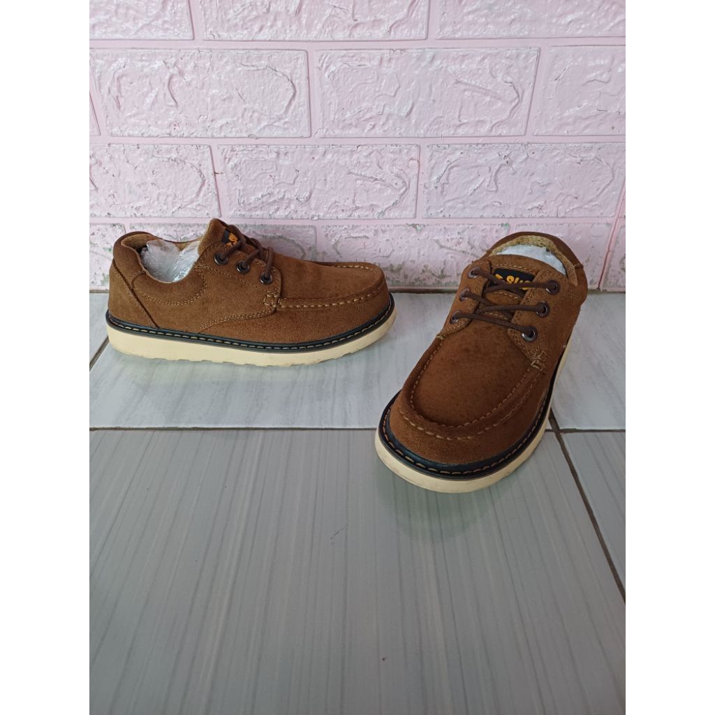 Kasual Moc toe