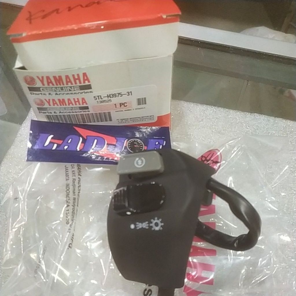 Saklar Kanan Mio Sporty/ 5TL-H3975-31/YAMAHA