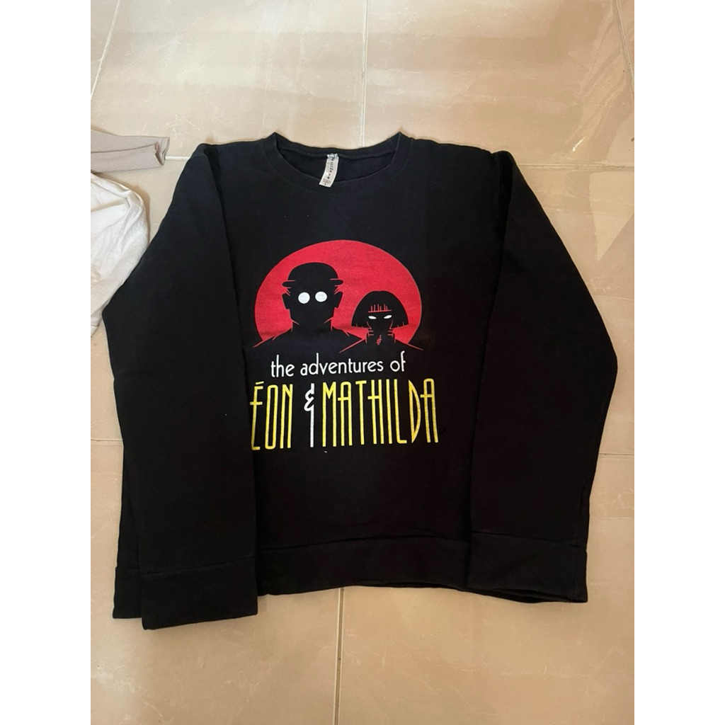 sweater hitam leon&matilda