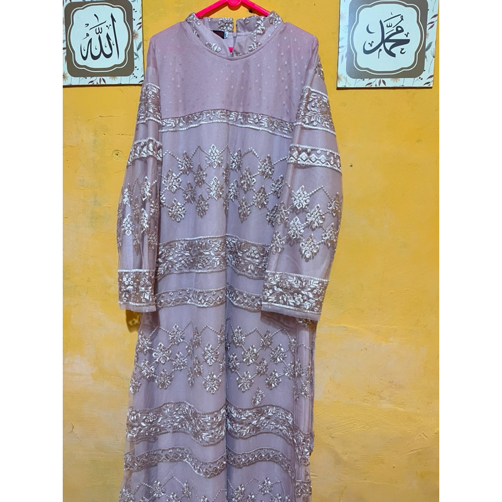 Gamis brukat warna peach / pakaian muslim