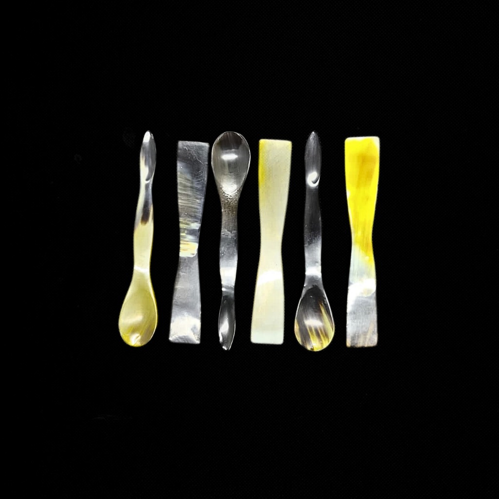 Sendok Tanduk / Spatula Tanduk / Spatel Tanduk / Horn Spoon – Alat Laboratorium Bahan Tanduk Sapi As