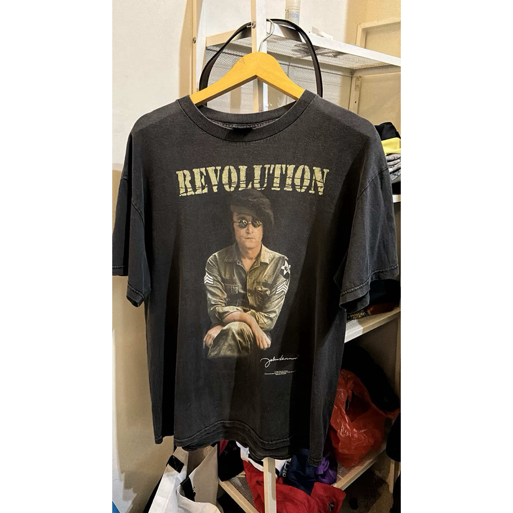 t shirt john lennon “revolution”