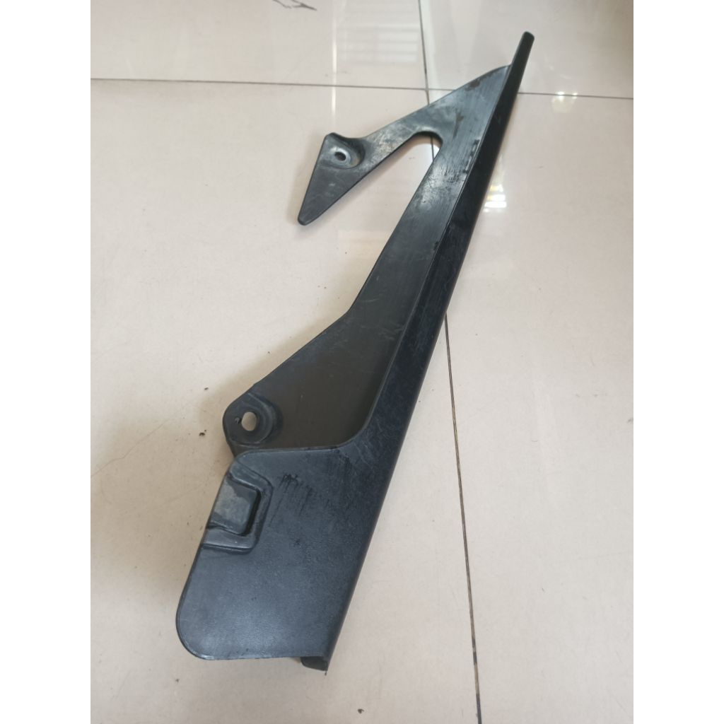 Katengkas tutup rantai Kawasaki Ninja 250 Karbu