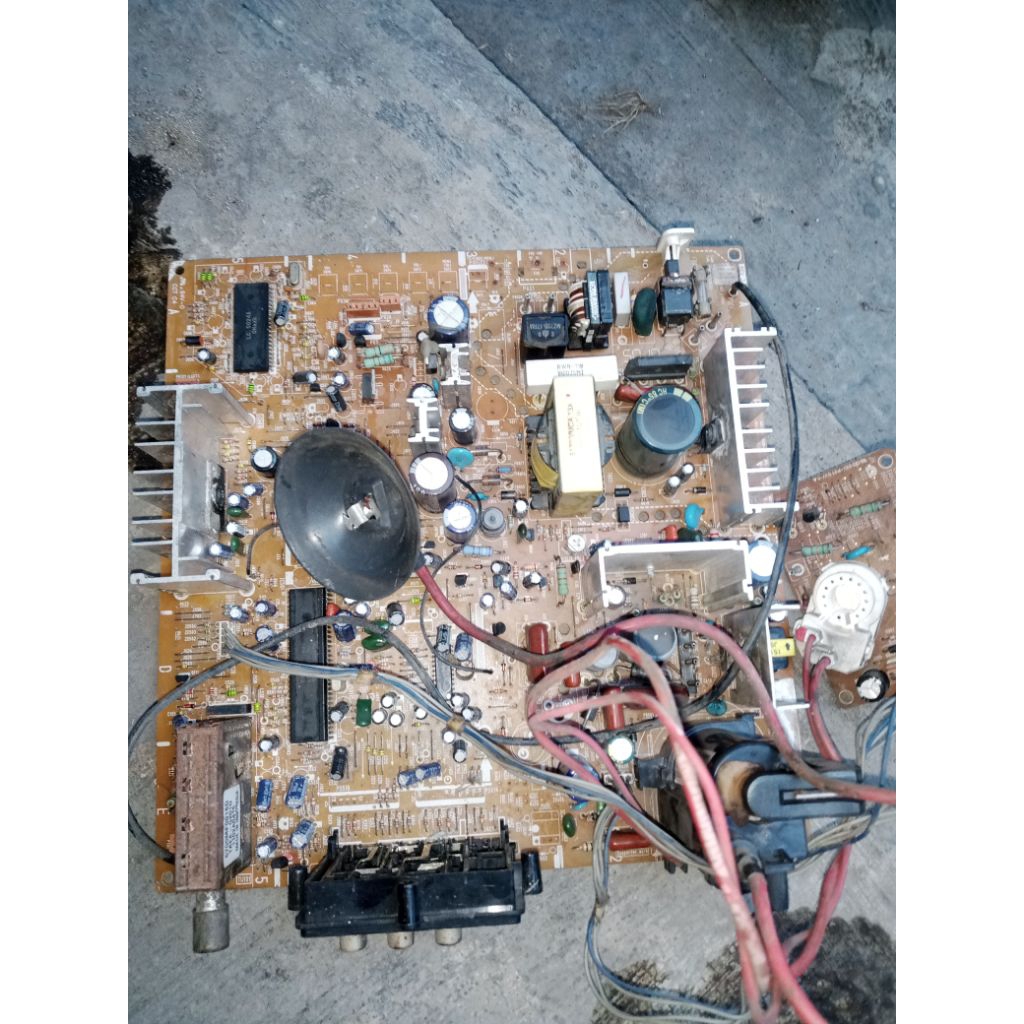 mesin tv LG Kotak slim Mati pakai ic 76213