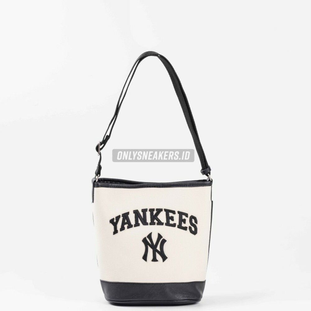 MLB VARSITY BASIC CANVAS BUCKET BAG NEW YORK YANKEES CREAM