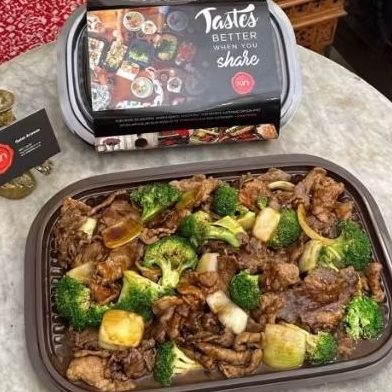 

Beef Broccoli in Oyster Sauce Tray - Large tray by Xin Kitchen