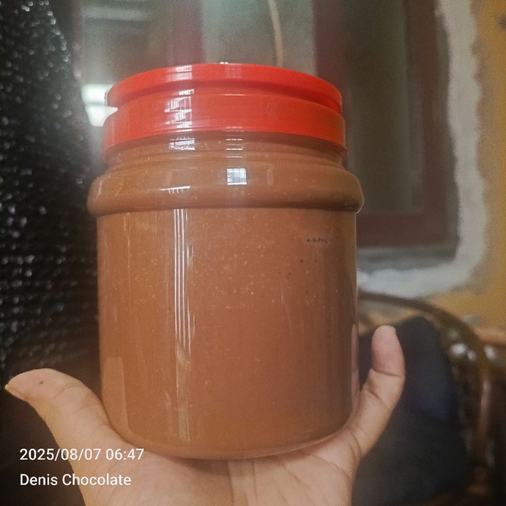 

Selai coklat silverqueen isi kacang mede cincang 700gr