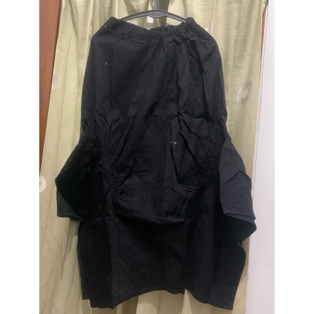 Preloved Rok Hitam