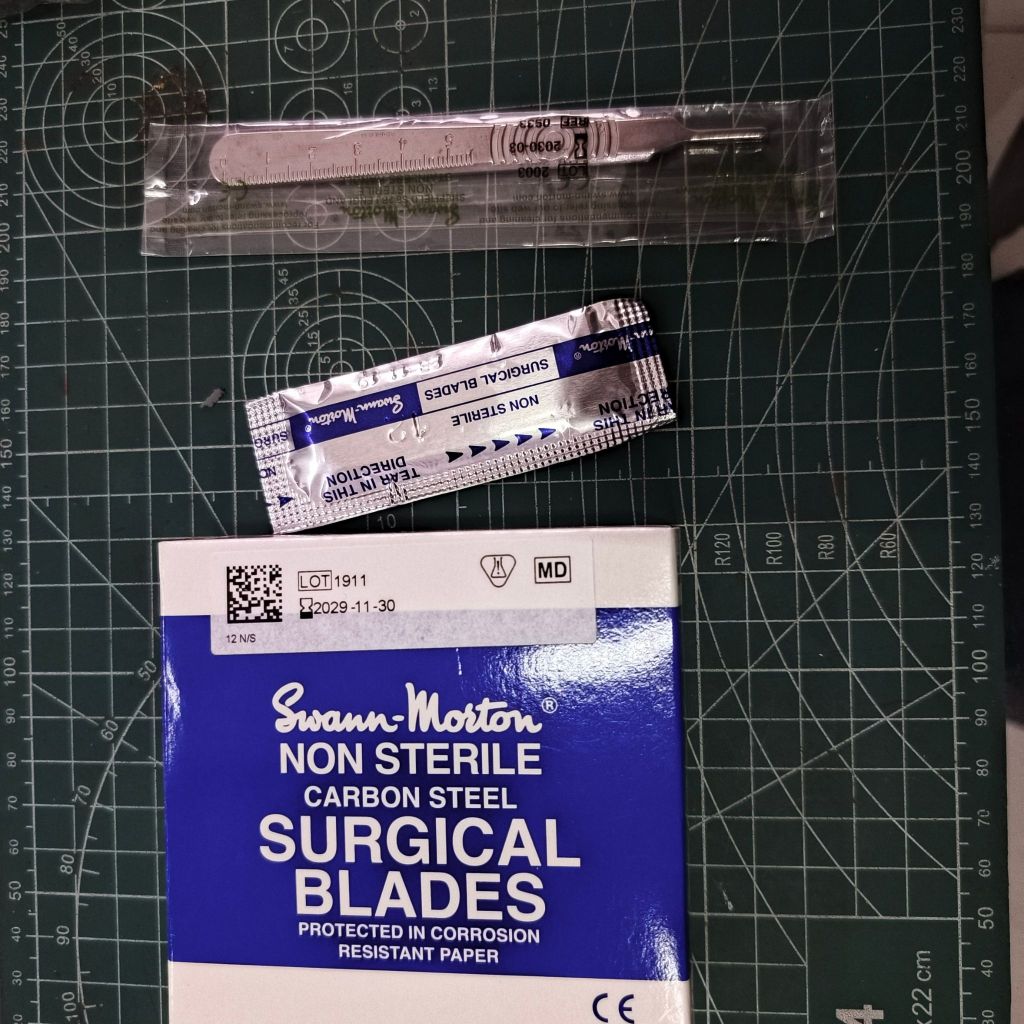 

Swann-Morton Pisau Bedah Non Sterile + Handle | Surgical Blades Carbon Steel