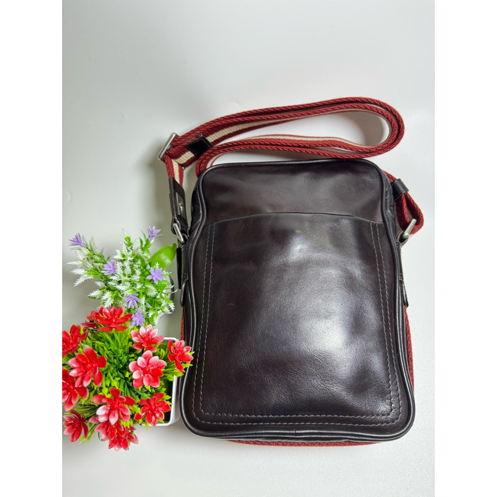 Tas pria Bally Tabelio bekas AUTHENTIC kondisi seperti baru sudah di spa bersih dan wangi