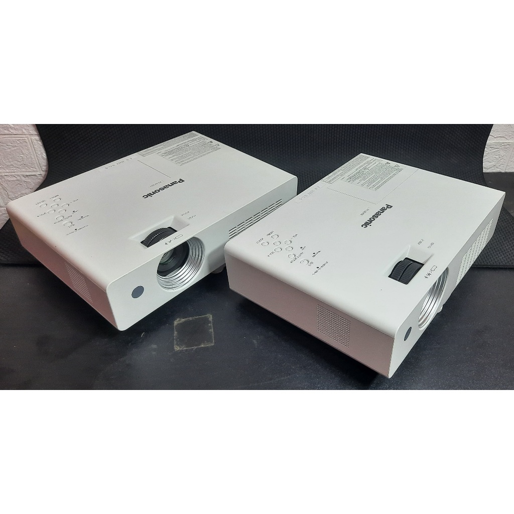 Proyektor Panasonic 3000 Lumens