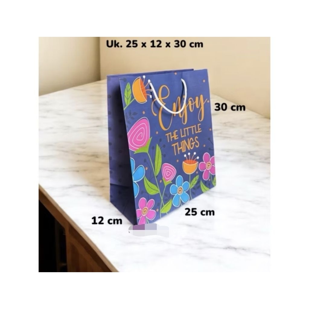 

PAPER BAG ( 25 x 15 x 30 )