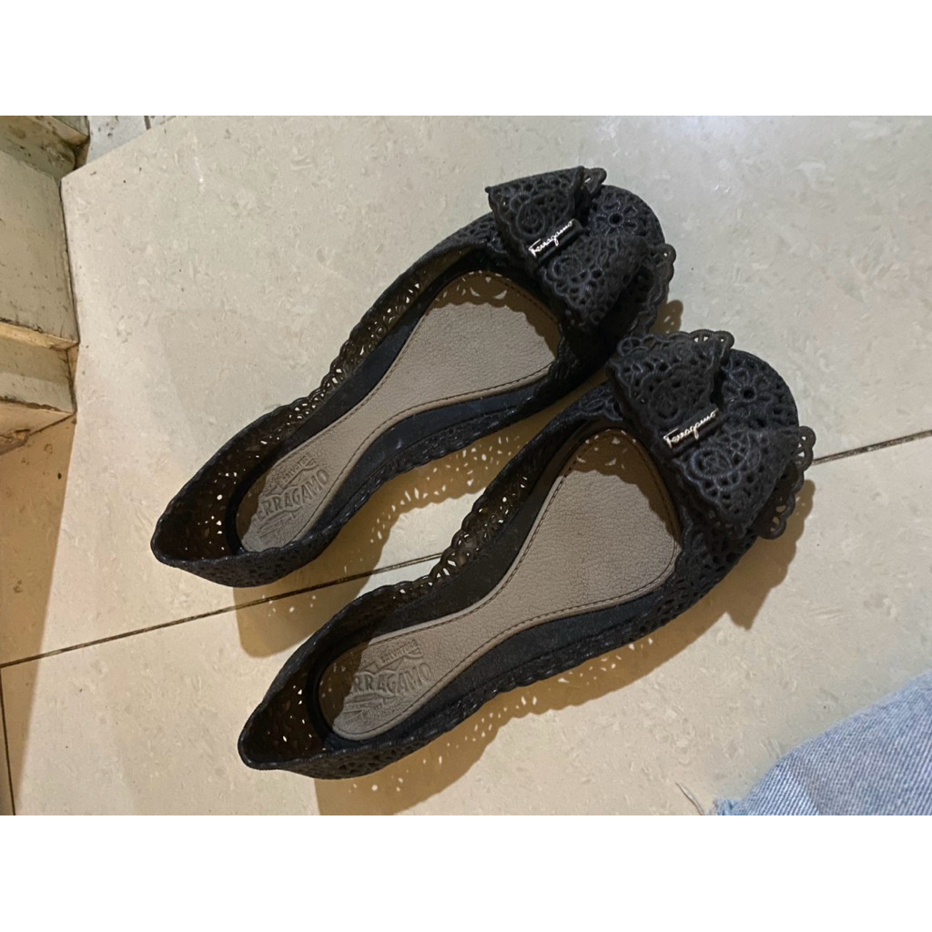 

sepatu salfat*re ferragamo size 36