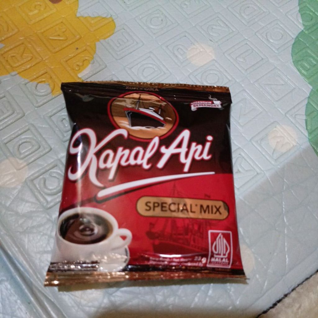 

Kopi Kapal Api Hitam Special Mix