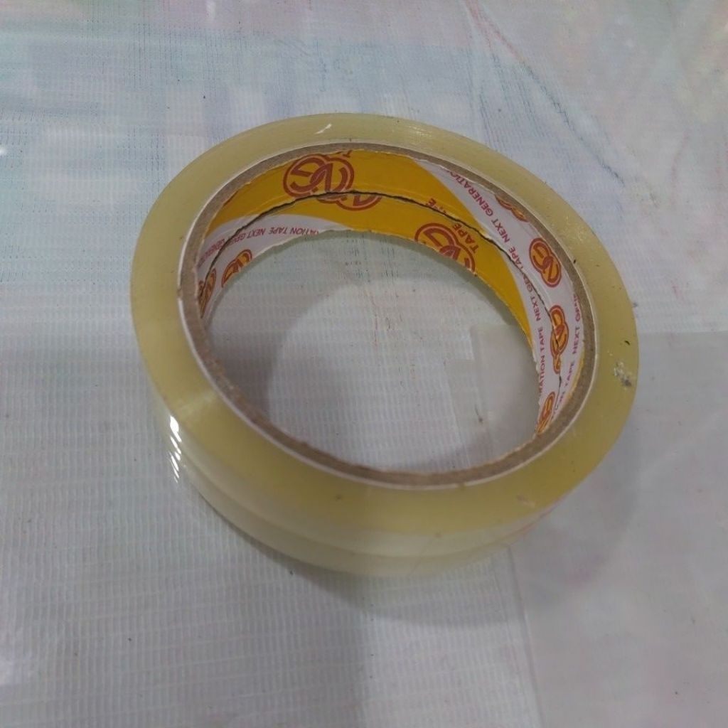 

Lakban Bening 18 x 90 yard