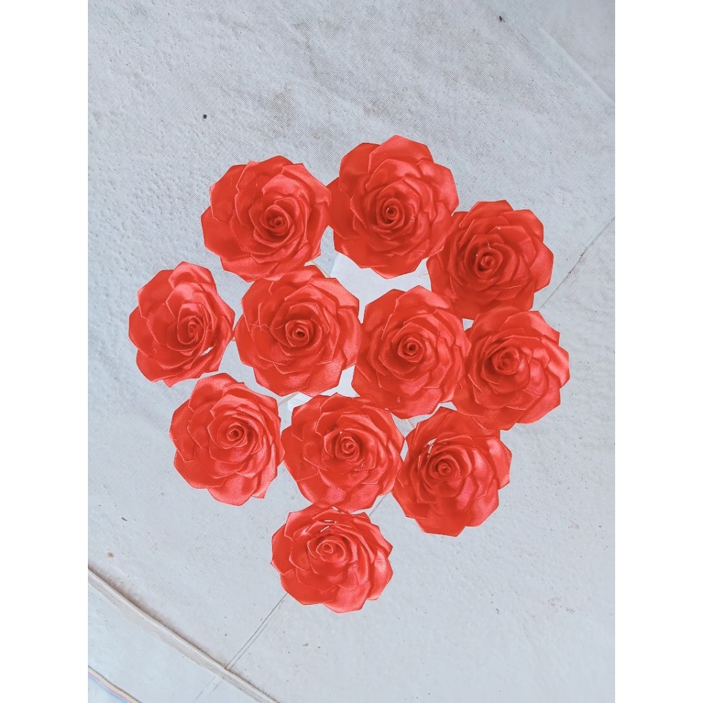 

bunga mawar pita satin diameter 8cm cocok untuk buket