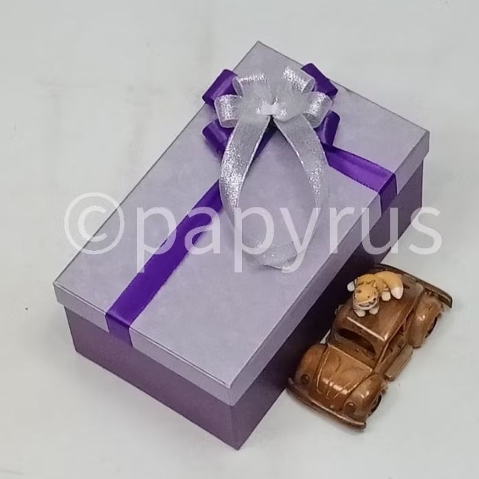 

PAPYRUS Kombinasi 15x25 Tinggi 10cm Kotak Kado Gift Box Hardbox Hampers V3