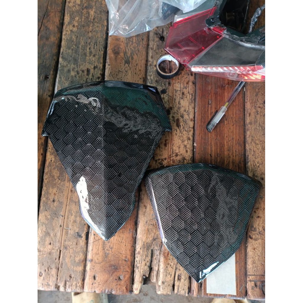 Dasi Visor Karbon Kevlar hexagon Vario Led Old 125/150