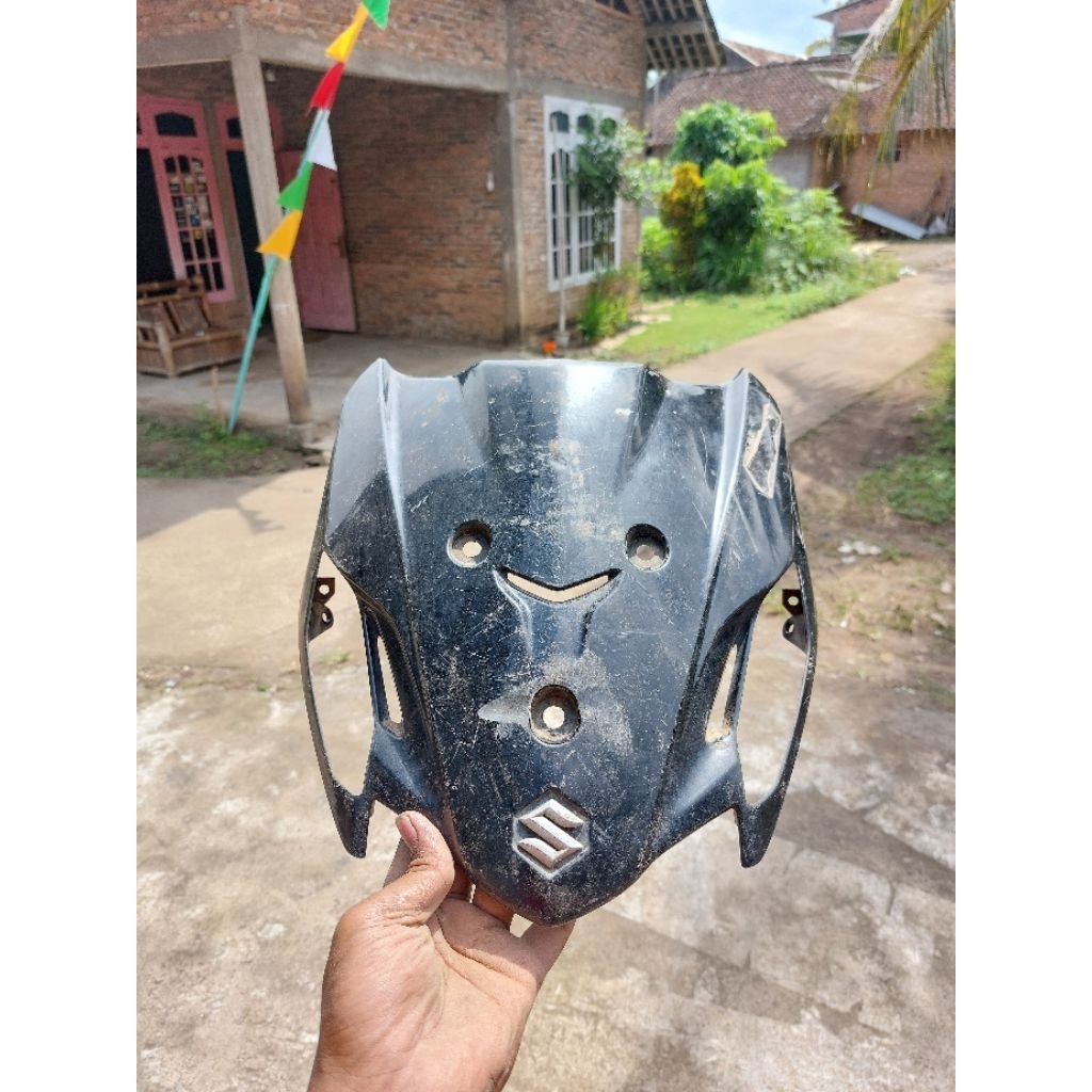 Tameng Depan Panel Dasi Depan Suzuki Smash Titan Original