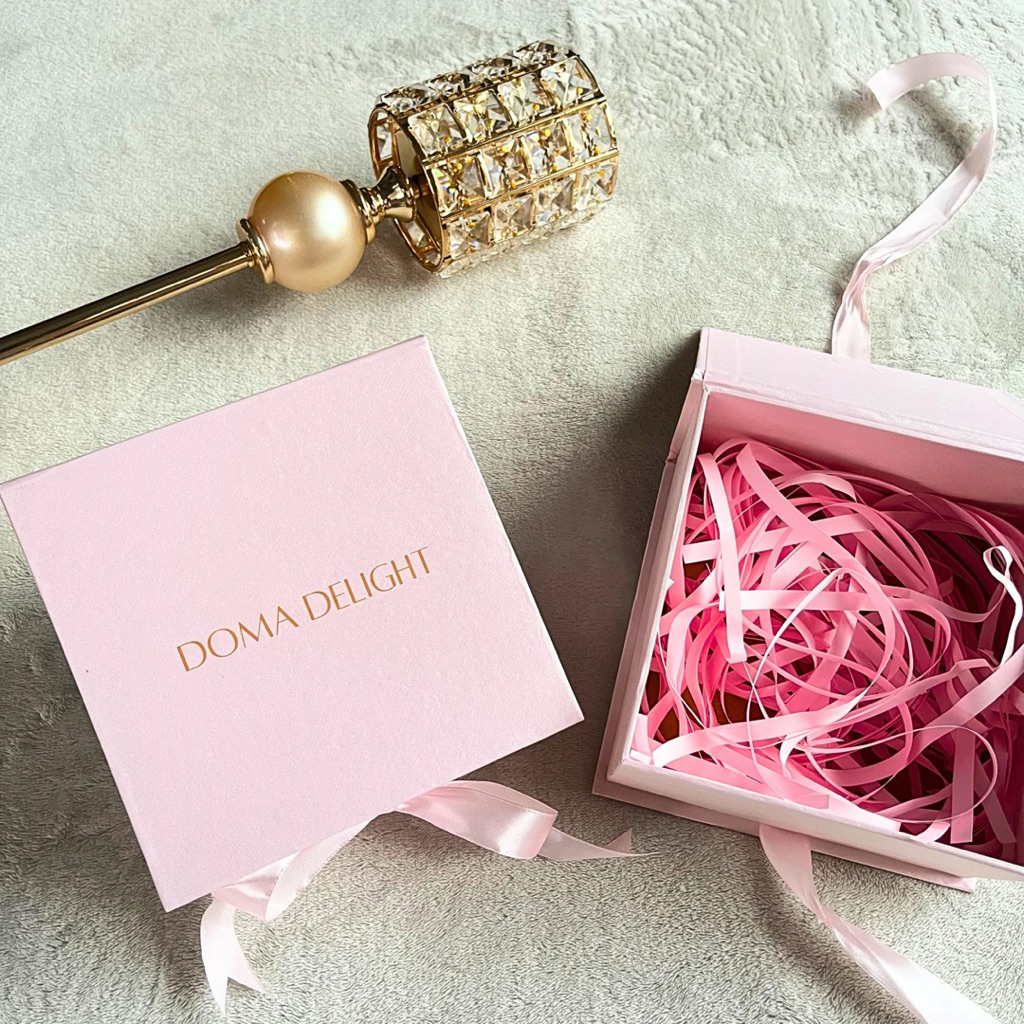 

DOMA DELIGHT - Exclusive Gift Box (Additional Kotak Kado / Hadiah / Hampers Cookies Premium)