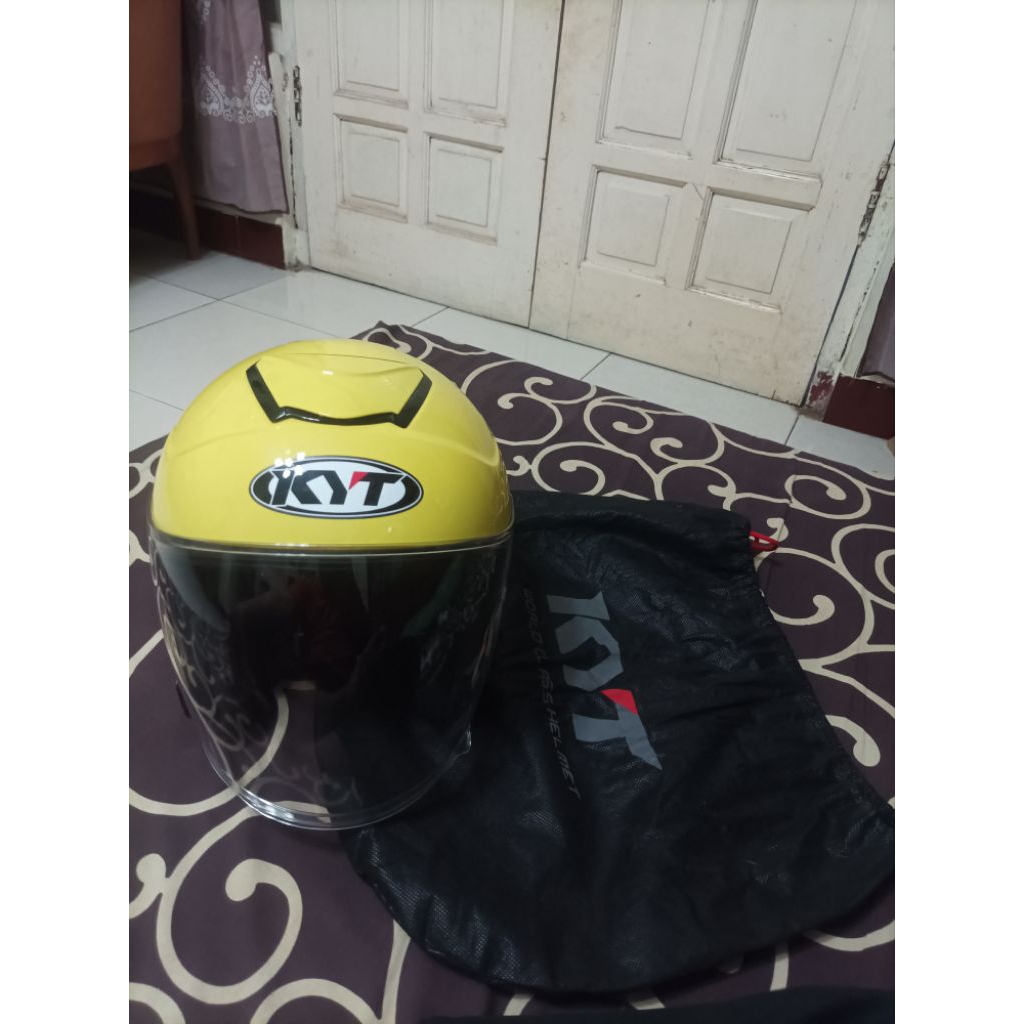Helm KYT Kyoto Original Warna Kuning Kondisi Bukan Baru