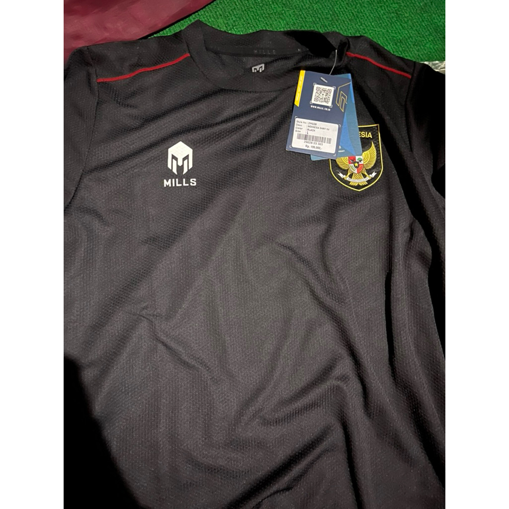 jersey timnas hitam