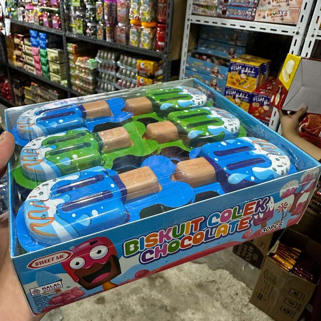

Sweet me biskuit ice cream Colek Chocolate