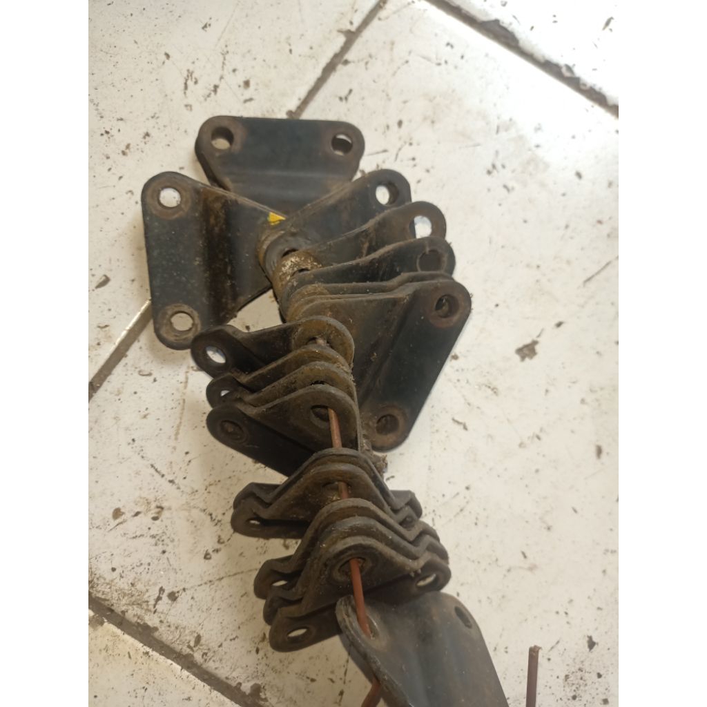 Breket mesin atas Thunder 125