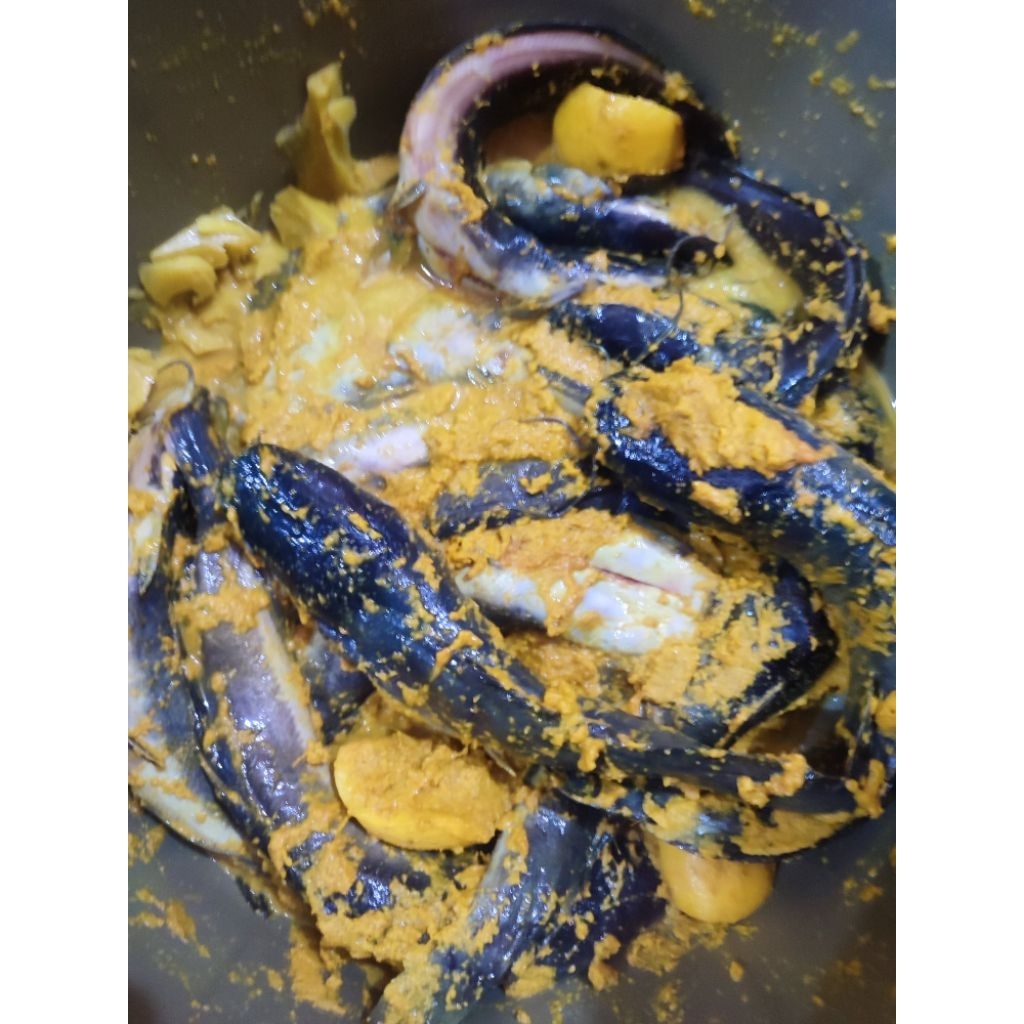 

Lele Marinasi Bumbu Kuning Fresh Rempah Asli Isi 4 ekor berat 700 gram