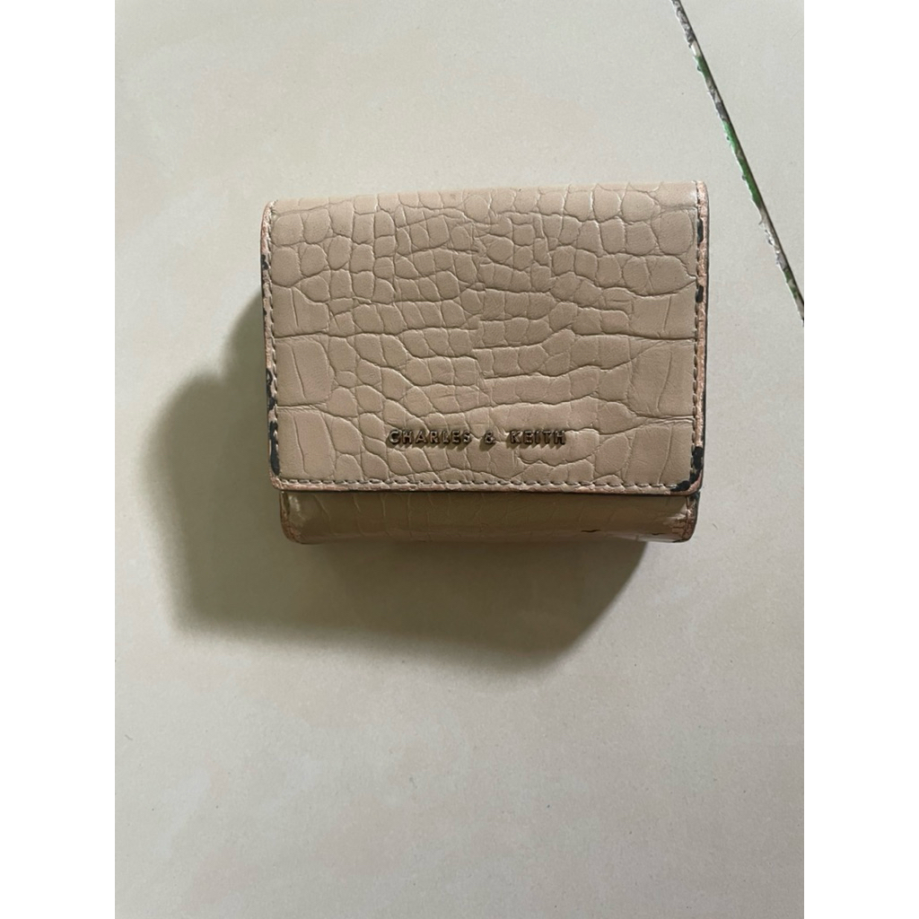 Dompet Charles and keith