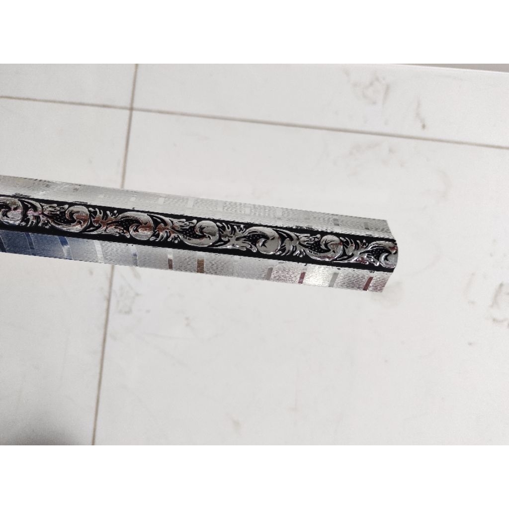 Lis Siku Pigura Silver