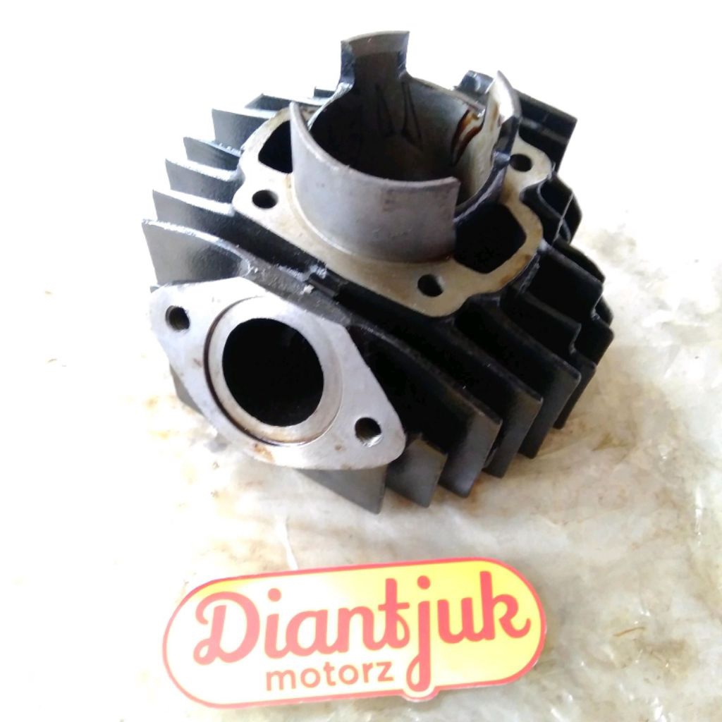Cylinder Silinder Blok Block Bureng Buring Piston Seher Yamaha V70 V75 V 70 75 NOS