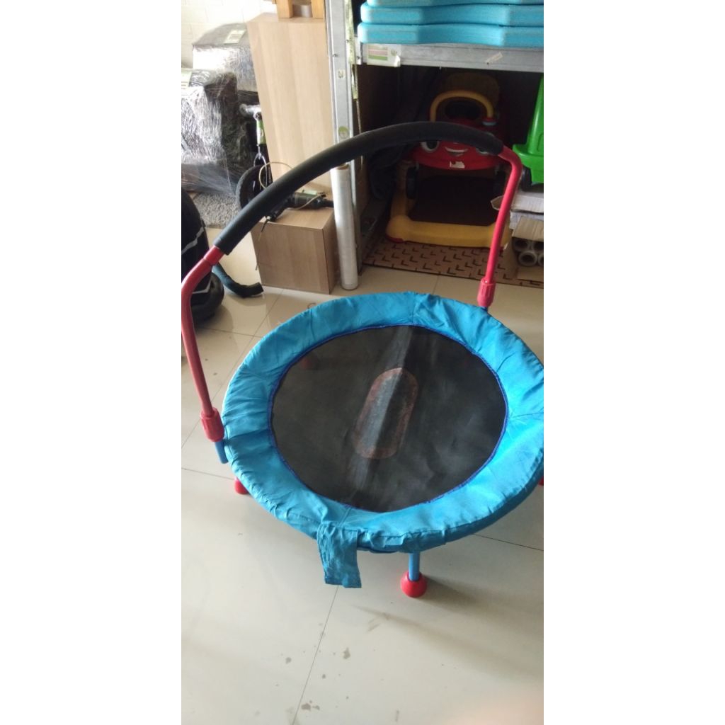 PRELOVED Little TIkes Easy Store Trampoline 3 Foot