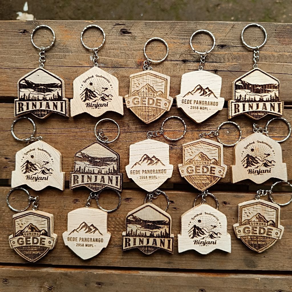 Gantungan kunci - gantungan kunci kayu - gantungan kunci gunung - gantungan kunci grafir kayu
