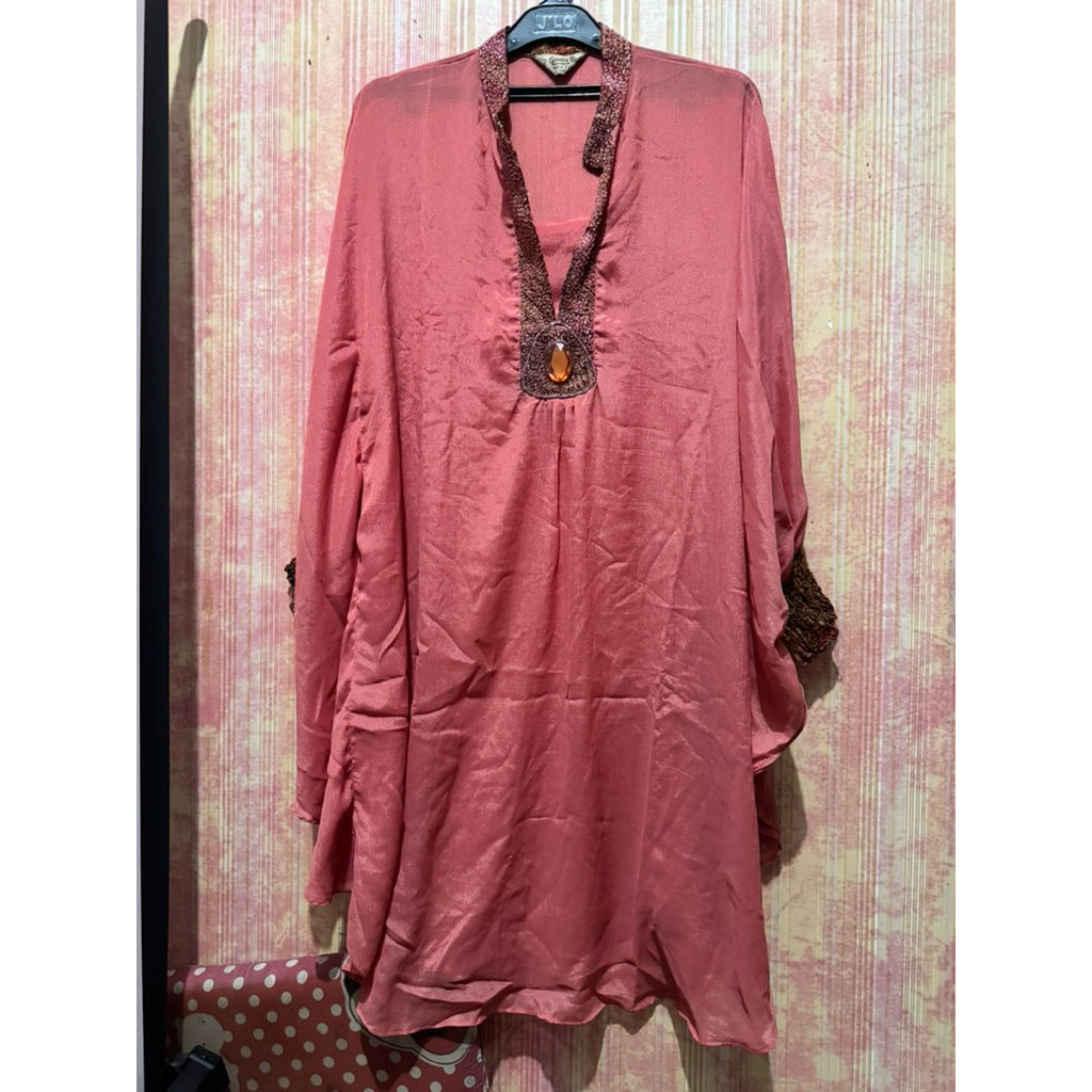 pink kaftan baju kaftan merah muda motif terawang tipis see through baju pesta