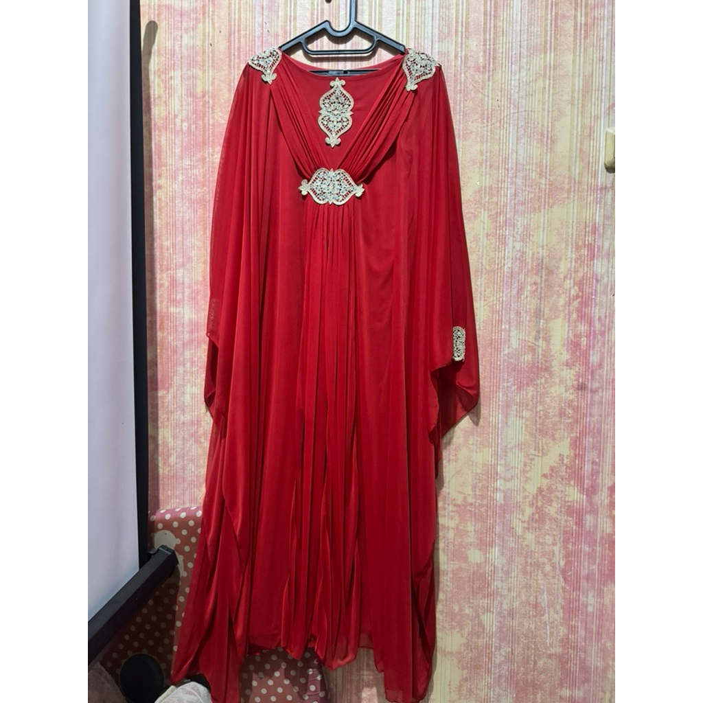 red kaftan baju pesta lebaran merah motif