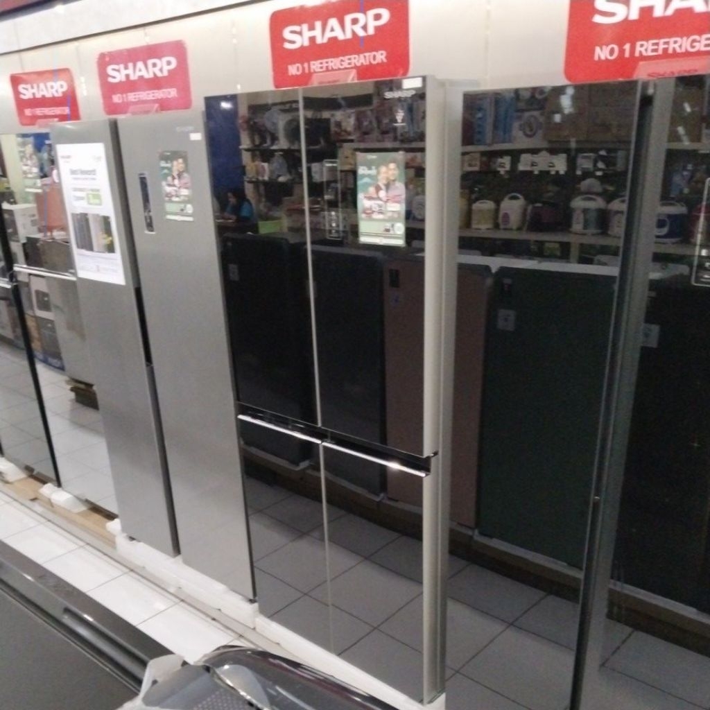 LEMARI ES SHARP 4 PINTU