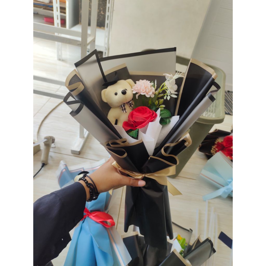 

BARU Buket Wisuda Mini Mix Artificial