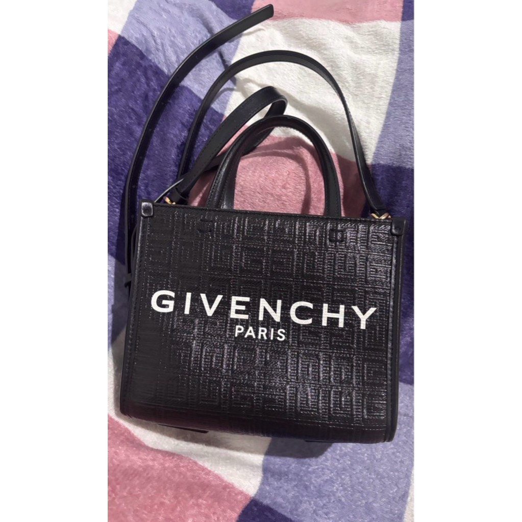 givenchy 4g canvas  2022