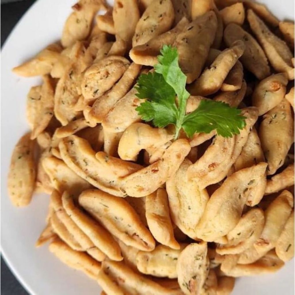 

Kue Bawang mamabel Renyah gurih dan nagih UK 250gr, 500gr, 1kg