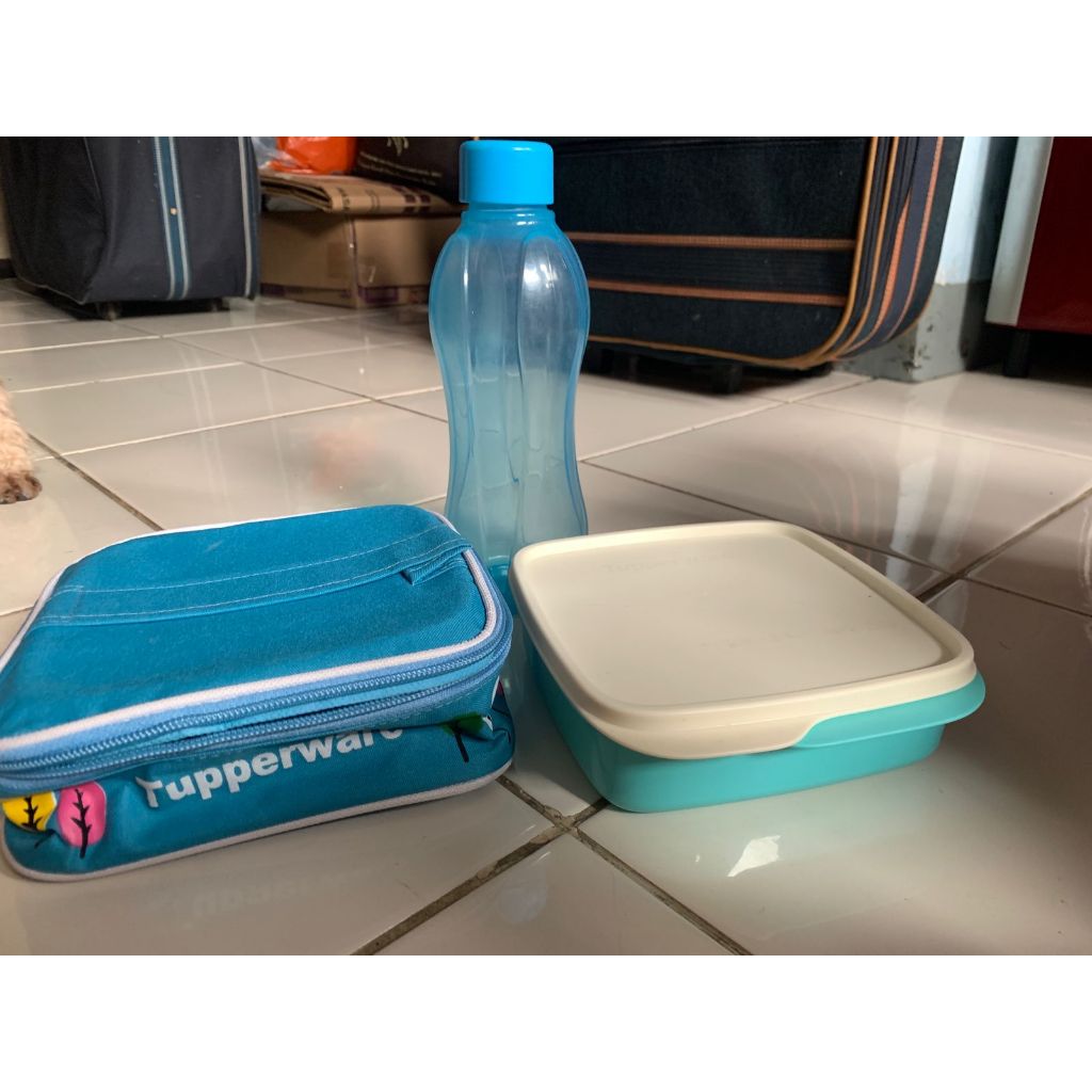 1 set Tempat Bekal Tupperware Biru