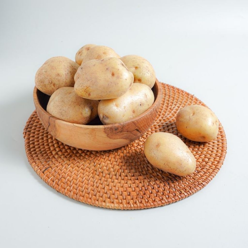 

Kentang Dieng 1kg Super Segar (ukuran sedang)