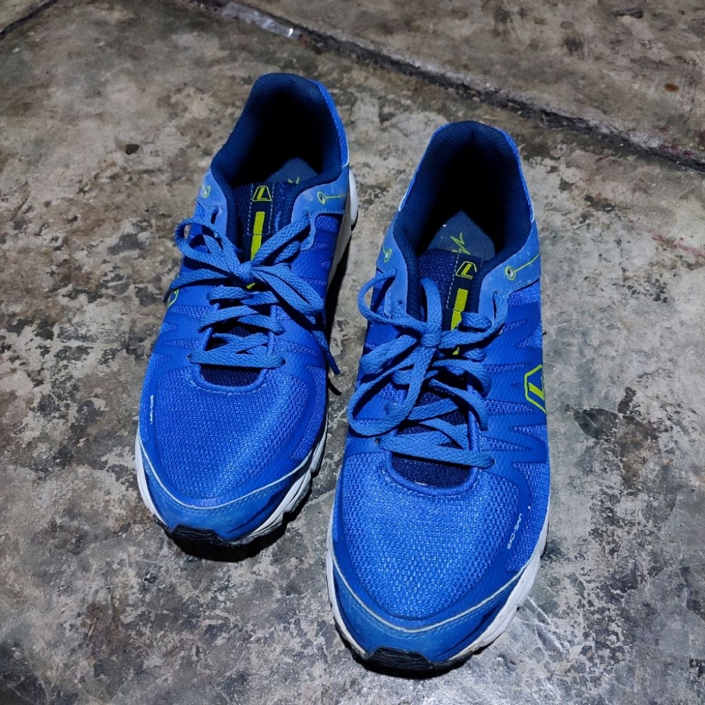 preloved sepatu running pria League Volkov Strako Phoinix Evade