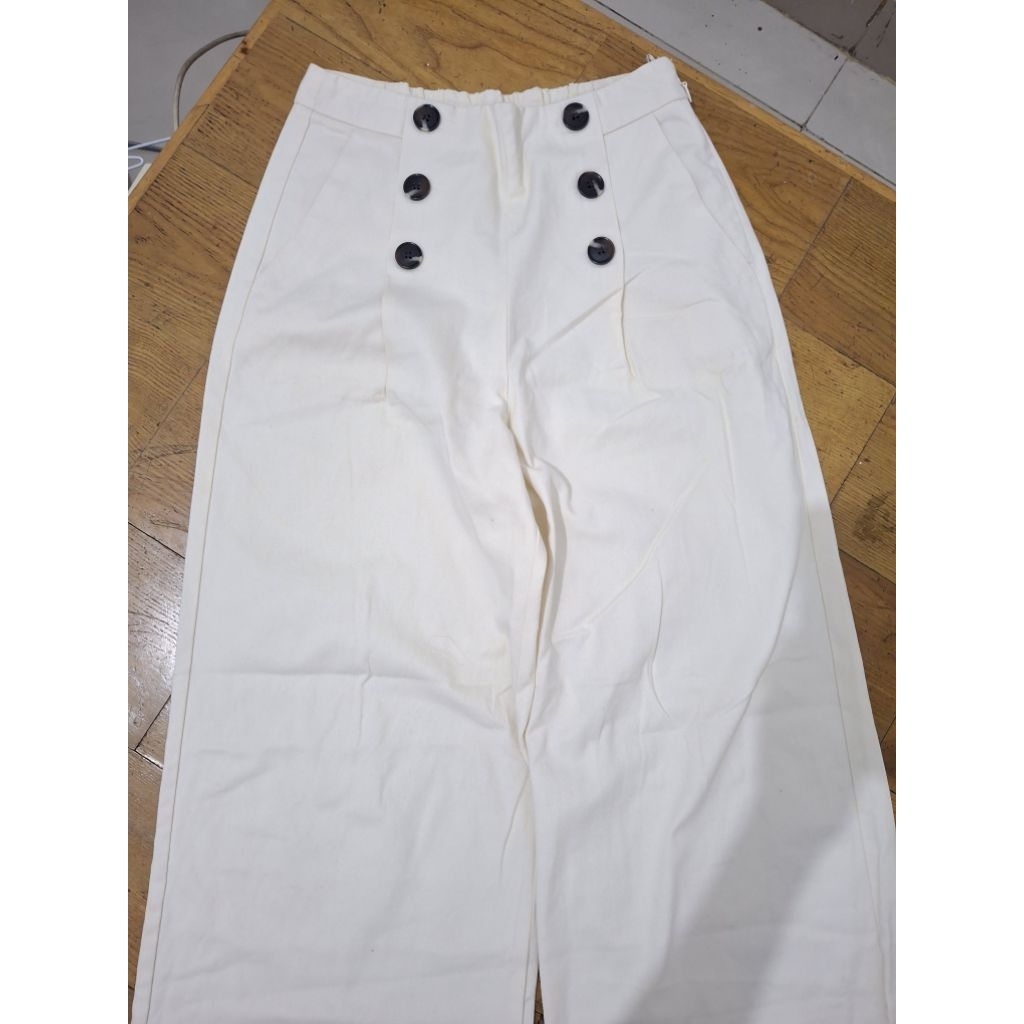 Celana Kulot Wanita G U Ivory Putih Tulang Preloved celana kulot HARGA NET