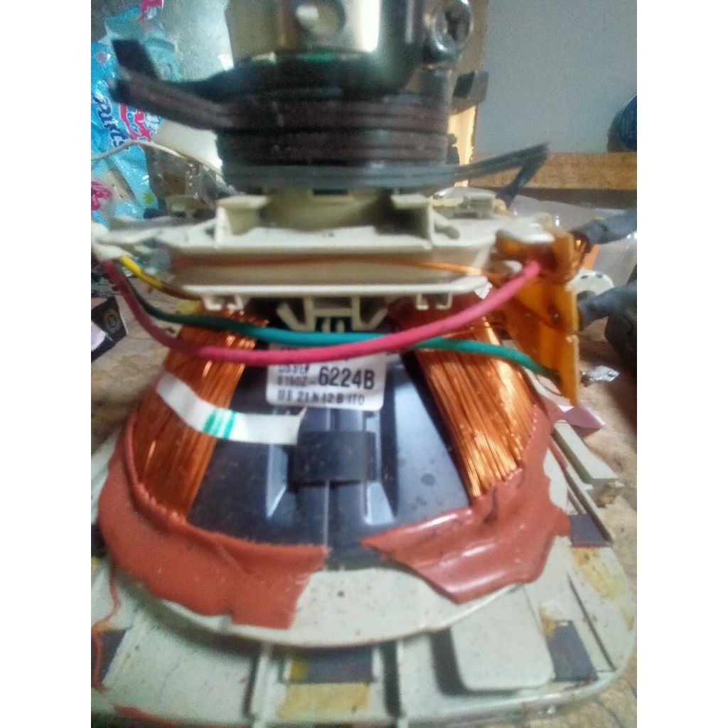 Defleksi yuke yoke konde tv sharp 6224B