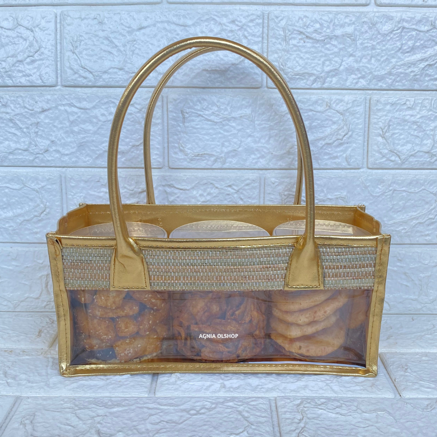 

Tas Mika Parcel Mendong (Gold) Untuk Isi 3 Toples Silinder Keranjang Hampers Mika